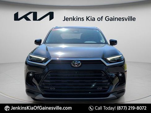 Used 2024 Toyota Grand Highlander Limited image 11