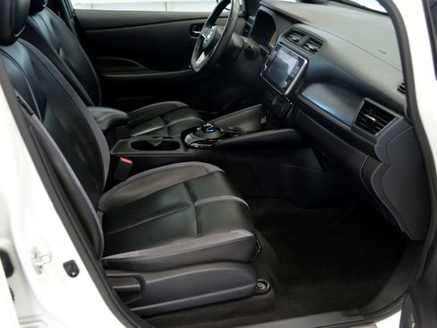 Used 2020 Nissan Leaf SL Plus image 29