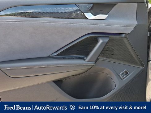 Used 2026 Volkswagen Tiguan SE FWD image 17