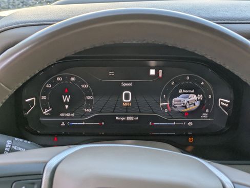 Used 2023 GMC Yukon XL Denali image 15