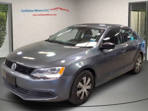 Used 2014 Volkswagen Jetta S image 3
