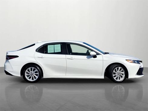 Used 2024 Toyota Camry LE image 7