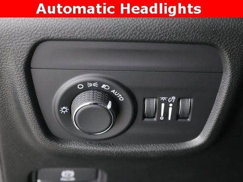 Used 2025 Jeep Grand Cherokee Altitude image 20