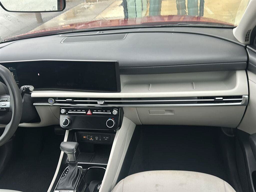 Certified 2025 Hyundai Tucson SEL AWD/4WD image 13
