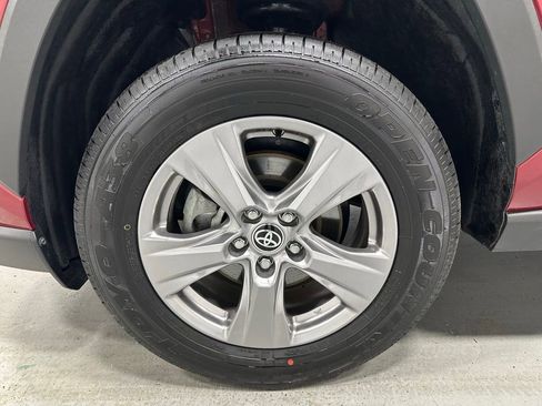 Used 2025 Toyota RAV4 XLE AWD/4WD image 63