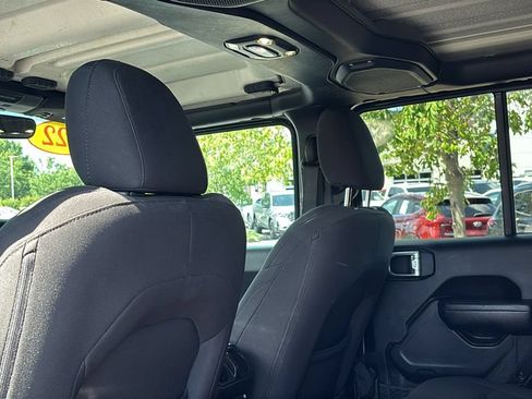 Used 2022 Jeep Wrangler Unlimited Sport AWD/4WD image 31