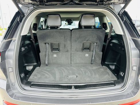 Used 2023 Jeep Grand Cherokee L Limited w/ Black Appearance Package image 32