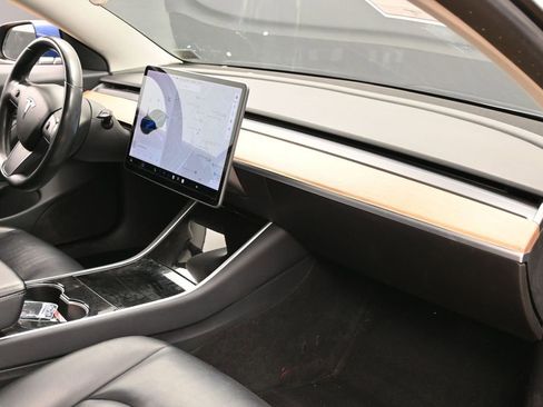Used 2018 Tesla Model 3 Long Range RWD image 37