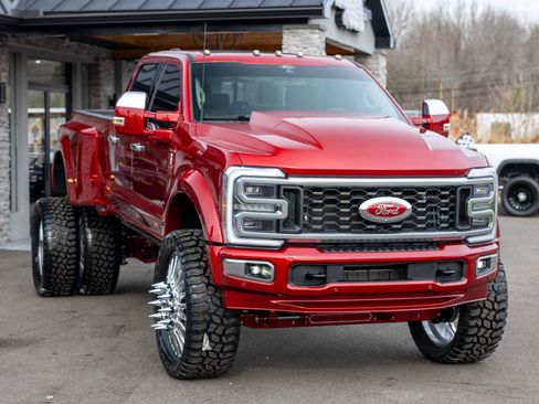 Used 2025 Ford F450 Platinum w/ Platinum Plus Package image 30