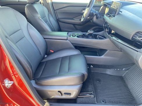 Used 2024 Nissan Rogue SL w/ SL Premium Package image 27