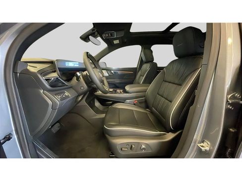 New 2026 Buick Enclave Avenir w/ Super Cruise Package AWD/4WD image 11