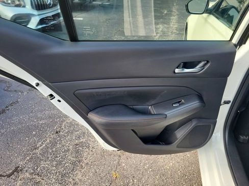Used 2022 Nissan Altima 2.5 SR FWD image 12