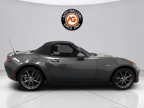 Used 2019 MAZDA MX-5 Miata Grand Touring w/ GT-S Package RWD image 2