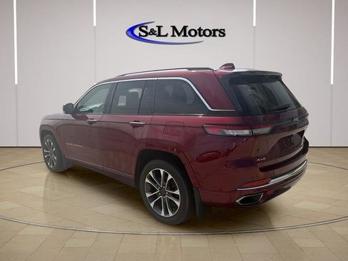 Used 2022 Jeep Grand Cherokee Overland w/ Luxury Tech Group IV AWD/4WD image 5