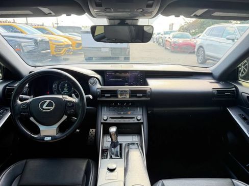 Used 2019 Lexus IS 300 F Sport w/ F Sport Package RWD image 17