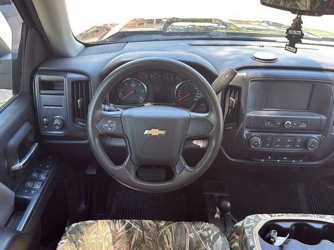 Used 2018 Chevrolet Silverado 1500 W/T w/ Black Out Edition AWD/4WD image 27