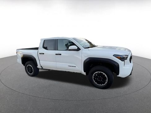 Used 2025 Toyota Tacoma TRD Off-Road image 2