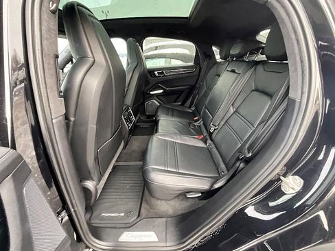 Used 2020 Porsche Cayenne Turbo S AWD/4WD image 27