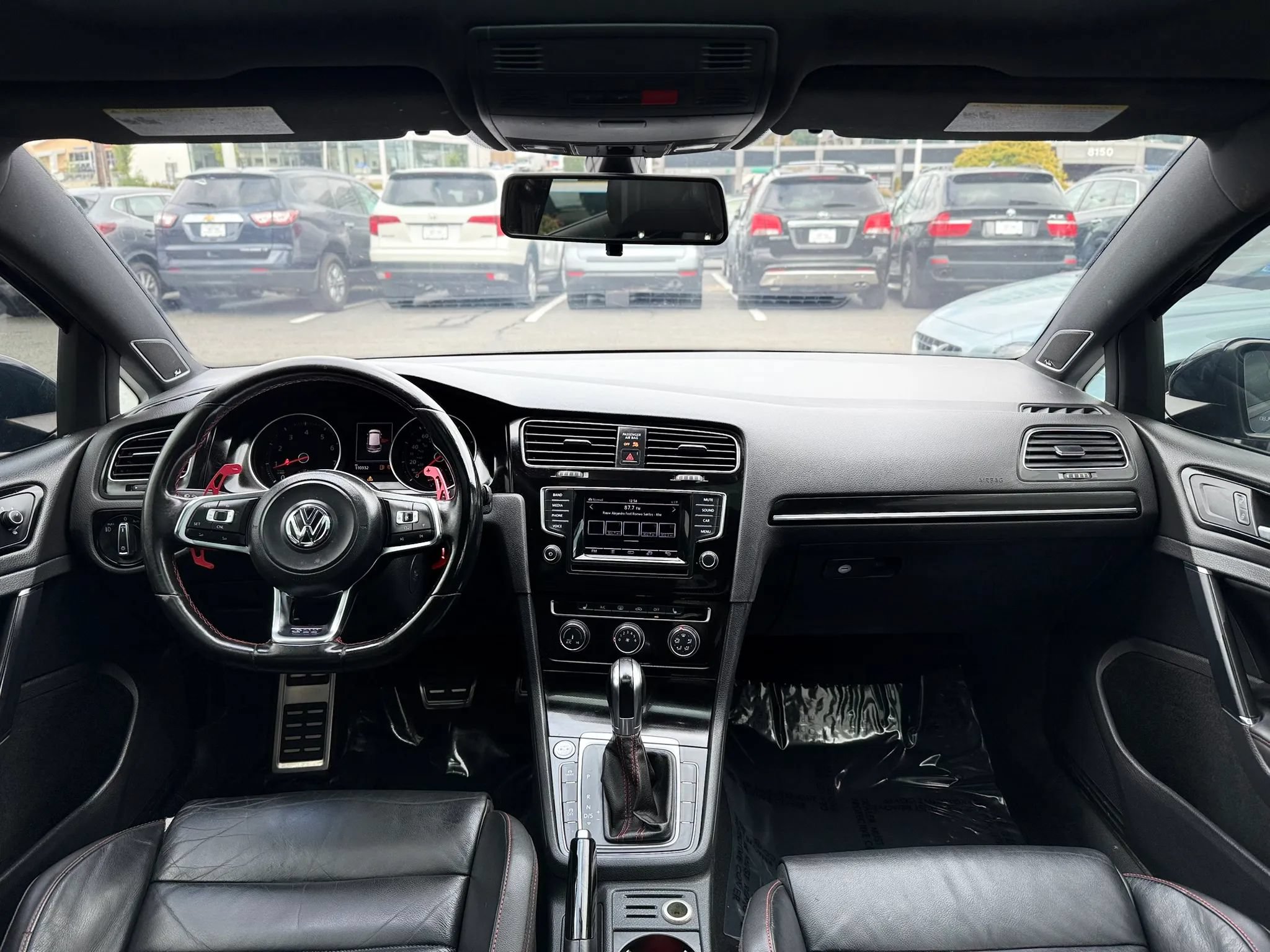 Used 2015 Volkswagen GTI SE FWD image 11