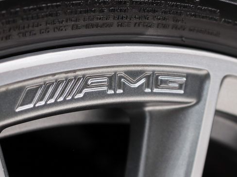 Used 2022 Mercedes-Benz S 500 4MATIC w/ AMG Line Package image 17