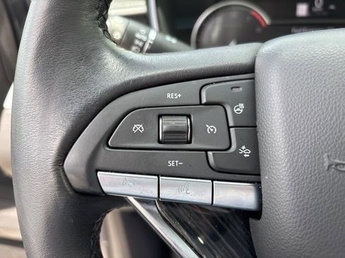 Used 2022 Cadillac XT6 Premium Luxury image 32