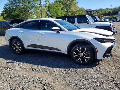 Used 2023 Toyota Crown XLE image 1