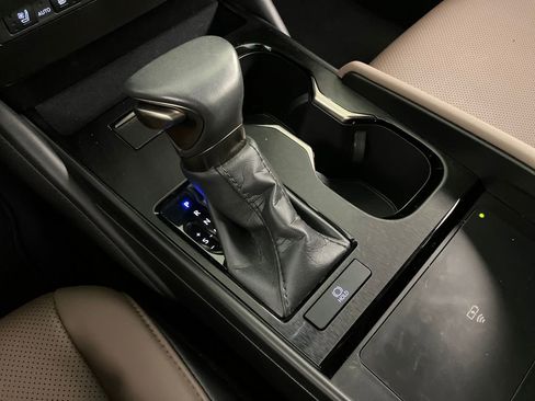 Used 2024 Lexus ES 350 w/ Premium Package image 26