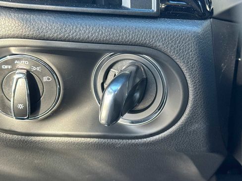 Certified 2025 Porsche Macan image 24