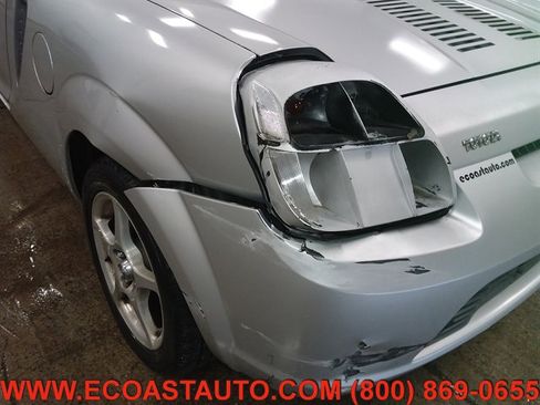 Used 2000 Toyota MR2 image 13