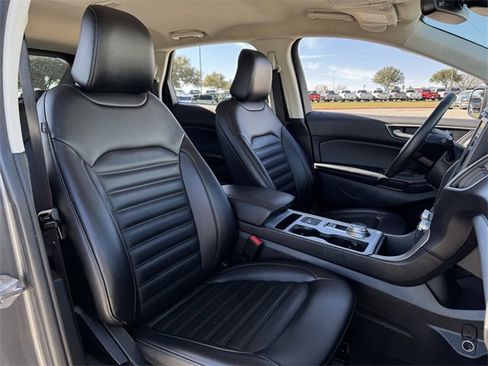 Used 2022 Ford Edge SEL image 29
