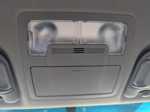 Used 2015 Toyota Camry SE image 15