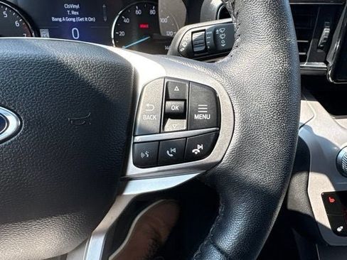 Used 2024 Ford Explorer XLT w/ Equipment Group 202A AWD/4WD image 26
