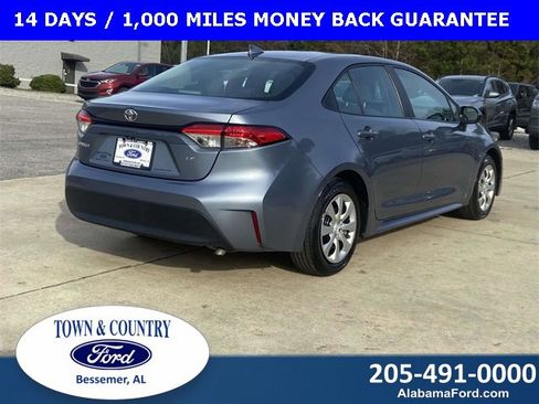 Used 2024 Toyota Corolla LE image 3