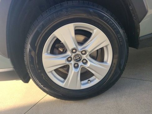 Used 2020 Toyota RAV4 XLE image 12