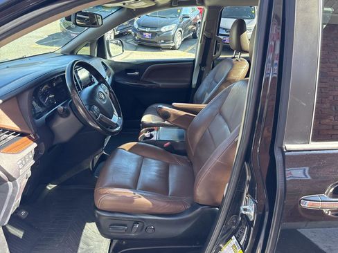 Used 2017 Toyota Sienna Limited Premium w/ Advanced Technology Package image 17