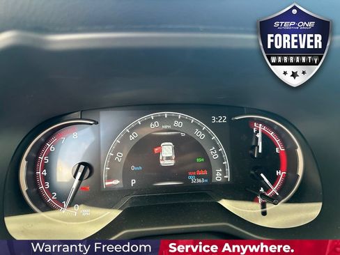 Used 2025 Toyota RAV4 XLE FWD image 38