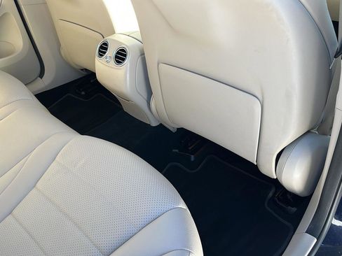 Used 2021 Mercedes-Benz GLC 300 4MATIC w/ Premium Package image 34