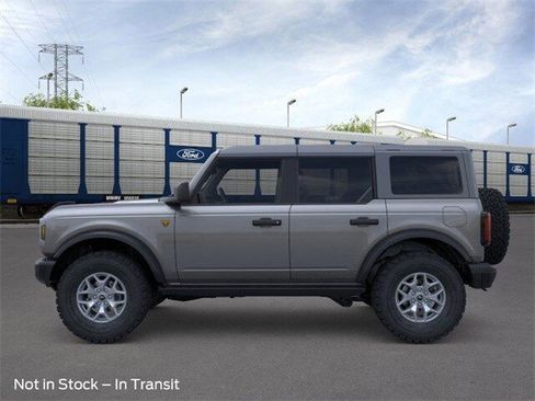 New 2025 Ford Bronco Badlands image 3