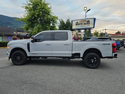 Used 2026 Ford F250 Lariat w/ Black Appearance Package AWD/4WD image 8