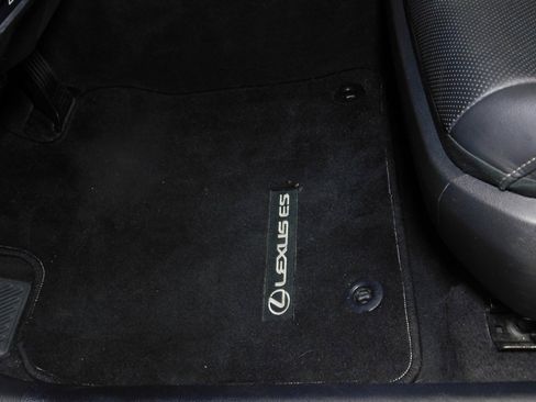 Used 2022 Lexus ES 350 w/ Premium Package image 36