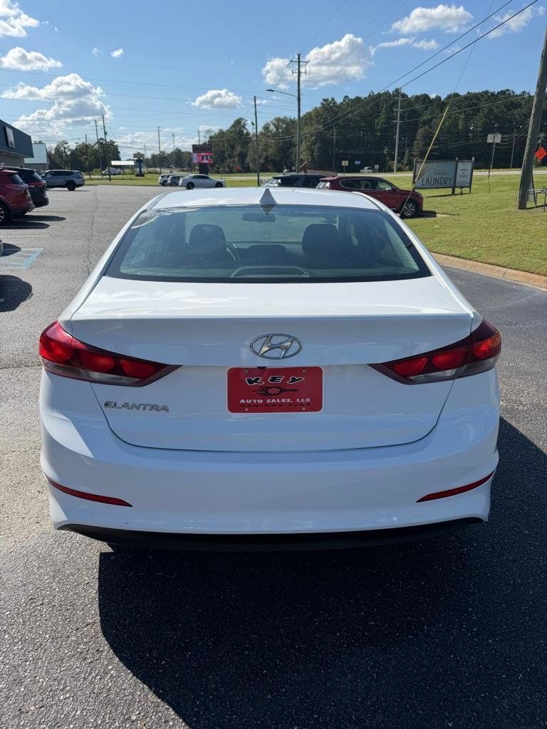 Used 2018 Hyundai Elantra SEL w/ Cargo Package FWD image 4