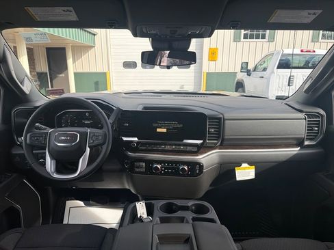 New 2026 GMC Sierra 1500 SLE w/ Preferred Package AWD/4WD image 14