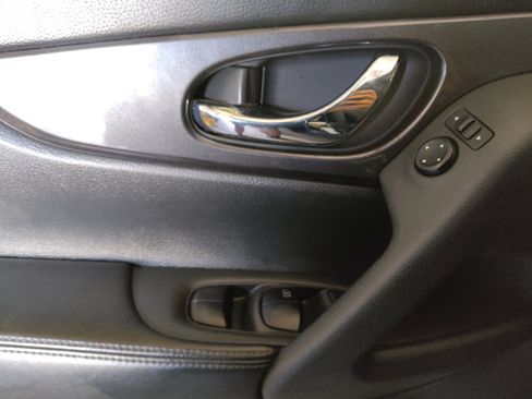 Used 2020 Nissan Rogue S w/ Special Edition Package FWD image 27