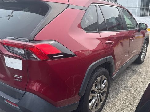 Used 2021 Toyota RAV4 XLE Premium AWD/4WD image 5