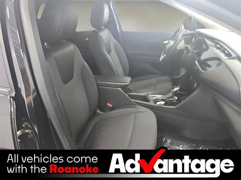 Used 2022 Buick Encore GX Preferred w/ Sport Touring Package image 9