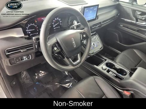 Used 2022 Lincoln Corsair AWD w/ Premium Package image 13