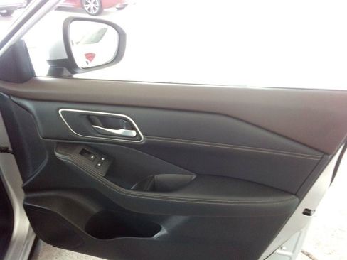 Used 2021 Nissan Rogue SV w/ Premium Package FWD image 23