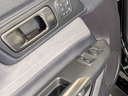 Used 2019 Ford Mustang Shelby GT350 w/ Technology Package image 27