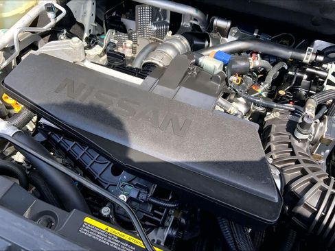 Used 2024 Nissan Rogue S AWD/4WD image 32