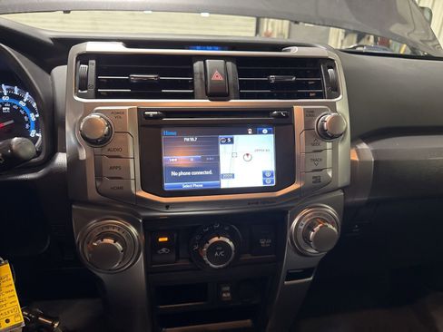 Used 2016 Toyota 4Runner SR5 image 19